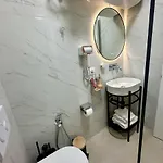 Enia's Center - 30 Meters From Skanderbeg Square Tiran
