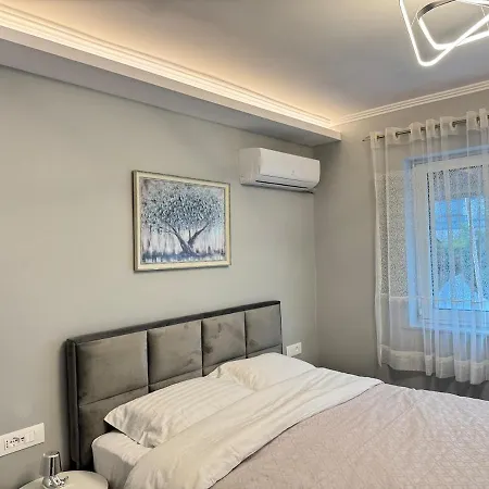 Enia's Center - 30 Meters From Skanderbeg Square * Tiran