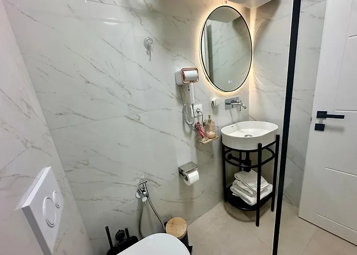 Enia's Center - 30 Meters From Skanderbeg Square Tirana