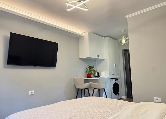 Enia's Center - 30 Meters From Skanderbeg Square Tirana